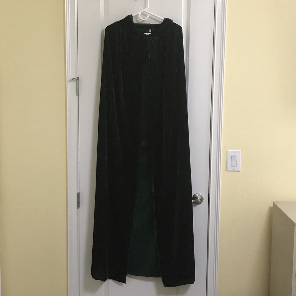 Elegant Green Velvet Cloak